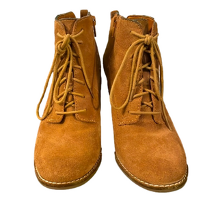 LUCKY BRAND SUEDE LACE UP BOOTIE SIZE6